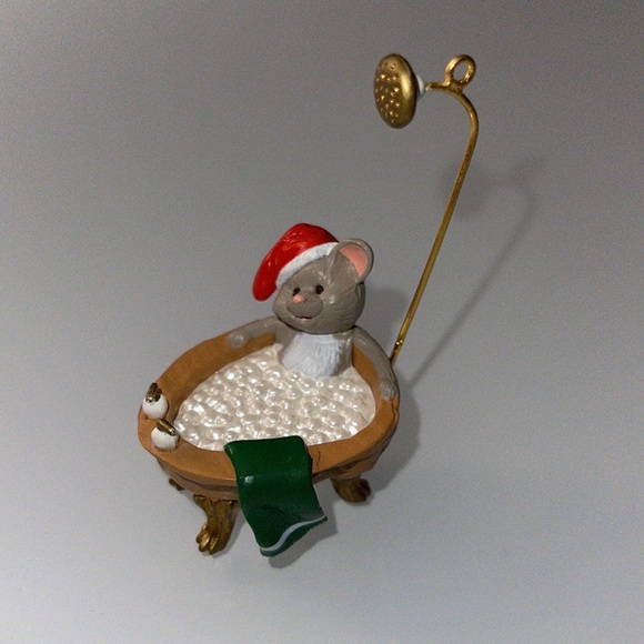 Four Vintage Hallmark Ornaments - Picture 5 of 9